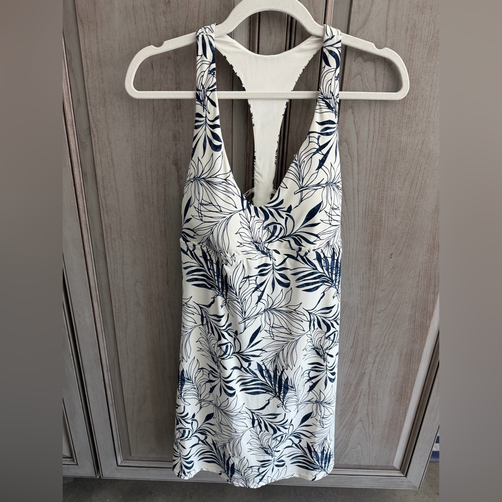 Carve Designs Navy and White Leaf Pattern Tennis Dress Med